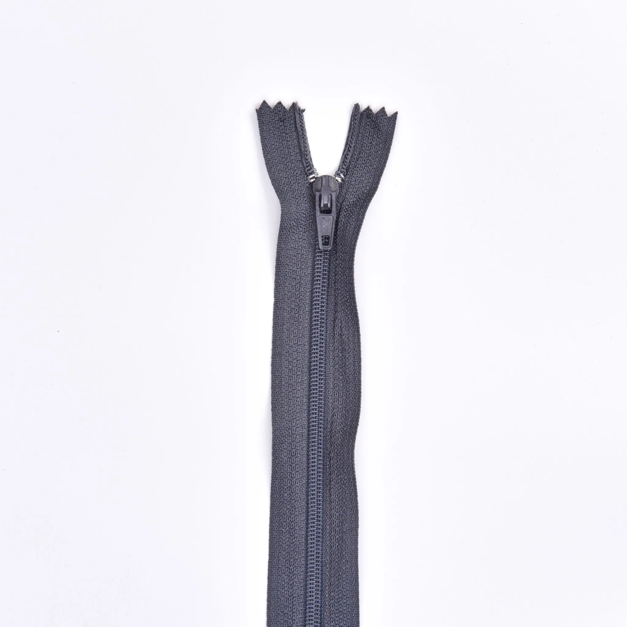 Multi Purpose Zippers 20 cm Close End