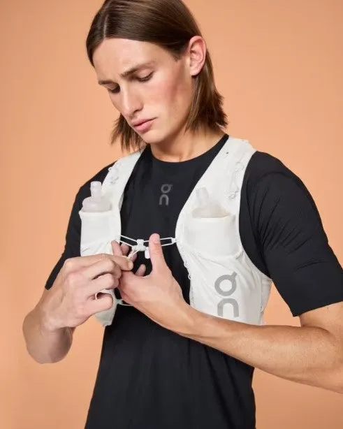 On Ultra Vest 10L (Unisex)